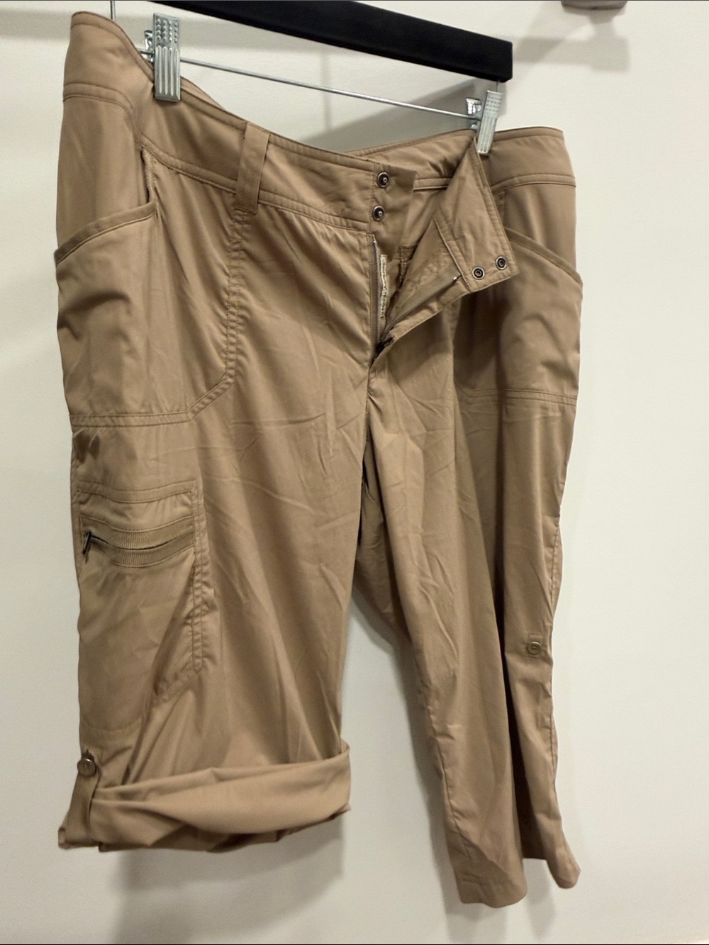 ExOfficio Women's Tan Utility Cargo Capris - Picture 6 of 7